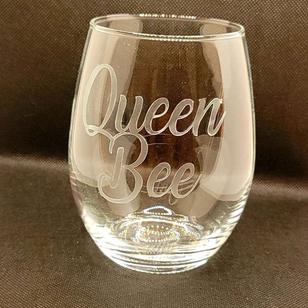 Custom Personalized Etched Stemless wine glass - Queen Bee
